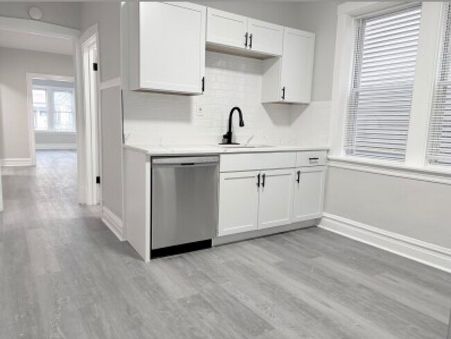 Foto del edificio - 2939 N Fairfield Ave