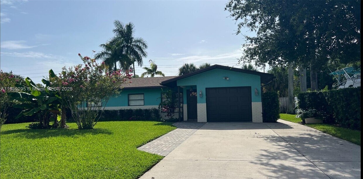 Primary Photo - 116 NW 3rd Ct