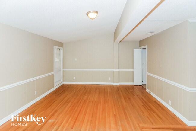 Building Photo - 1307 S White Station Rd