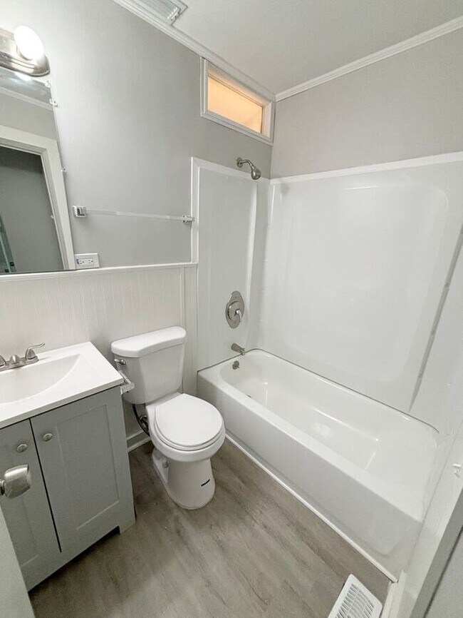 Foto del edificio - Charming 3-Bedroom Home in a Prime Locatio...
