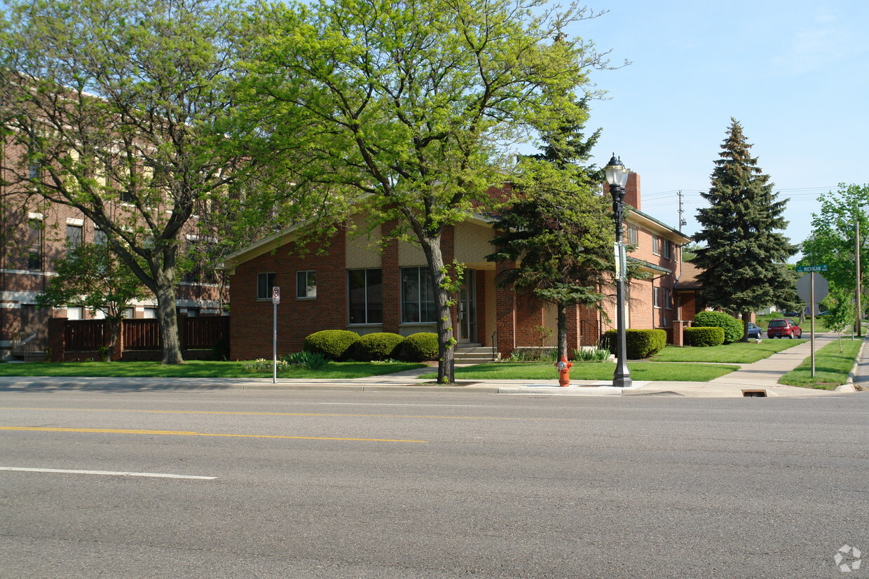 Primary Photo - Church of the Resurrection