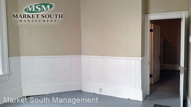 Building Photo - 308 E Waldburg St