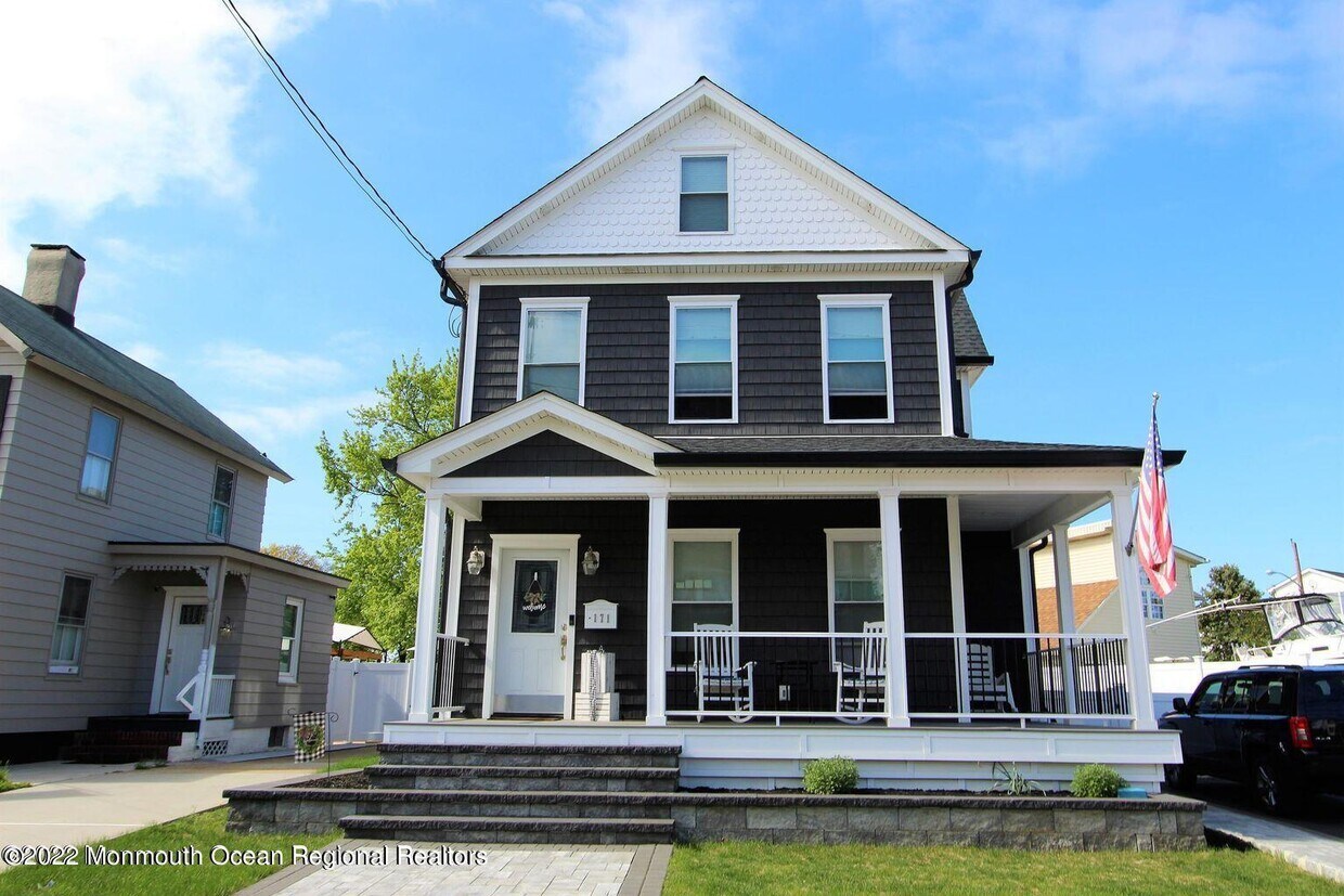 Primary Photo - 171 1st St