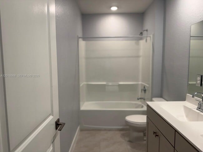 Foto del edificio - 462 NE 6th Pl