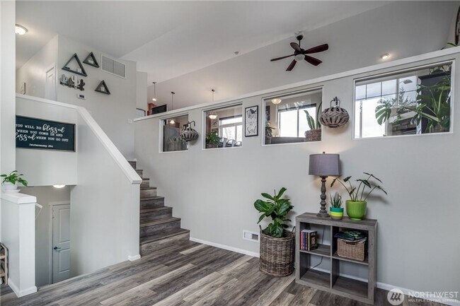 Foto del edificio - Spacious Eagle Heights Rental w/ Playgroun...