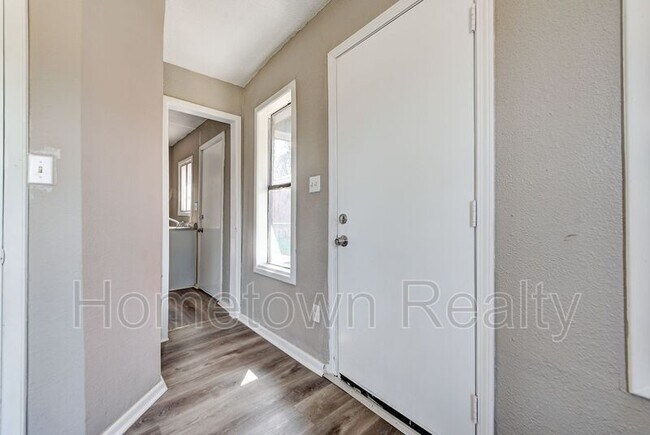 Foto del edificio - 2120 N Glen Ellyn St