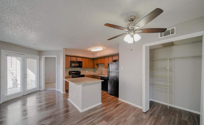 Foto principal - 1 bedroom in Dallas TX 75243