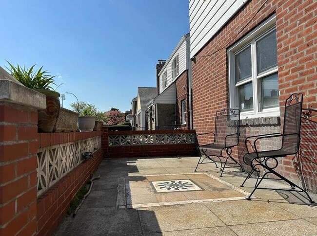 Building Photo - 76-12 175th St