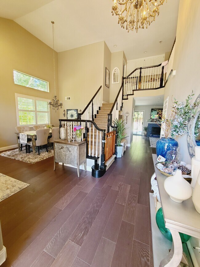 Building Photo - 105 Pinnacle Ridge Ct