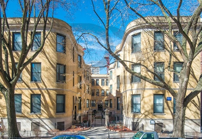 Building Photo - 1224 N Dearborn St