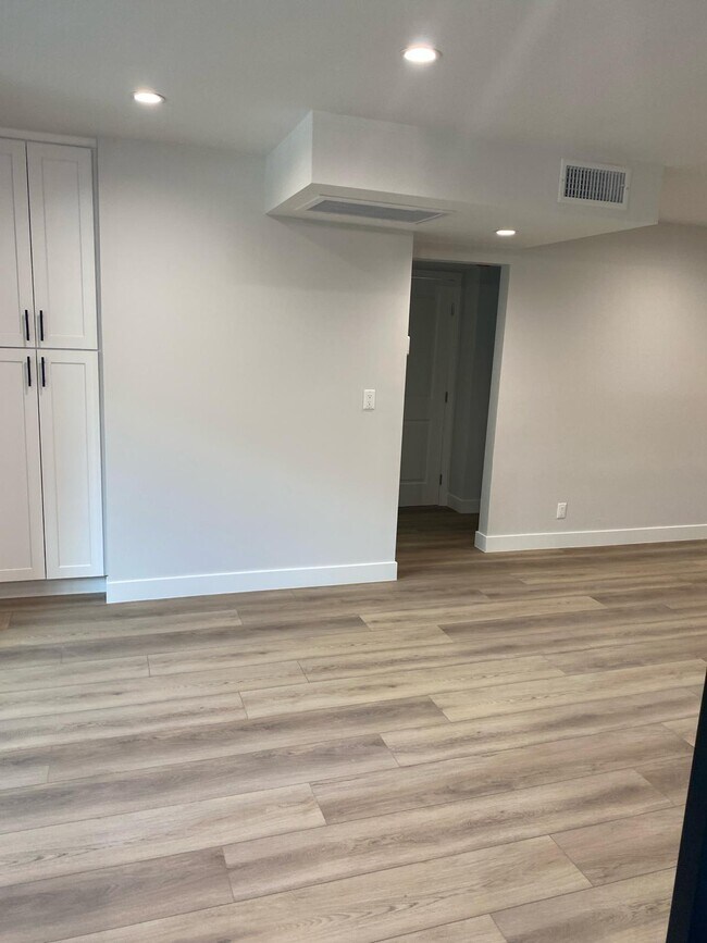 Foto del edificio - 1466 S Canfield Ave