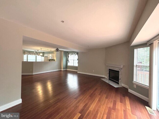 Building Photo - 6178 Silver Arrows Way