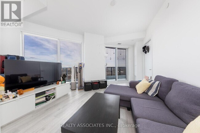 Photo du bâtiment - 585 Bloor St E