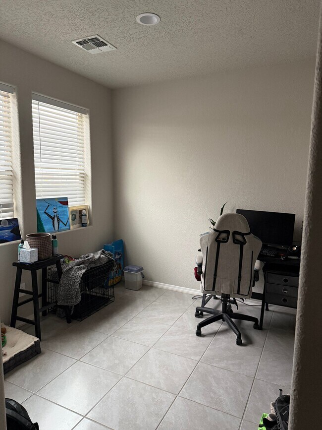 Foto del edificio - 1987 Tesoro Loop NW