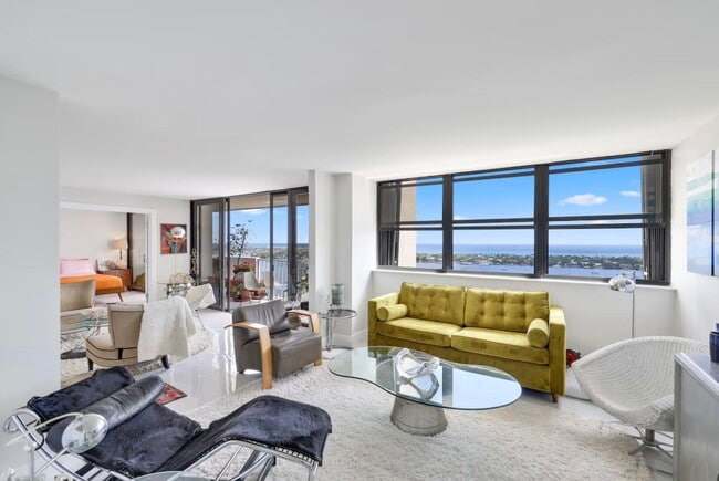 Foto del edificio - 5600 N Flagler Dr