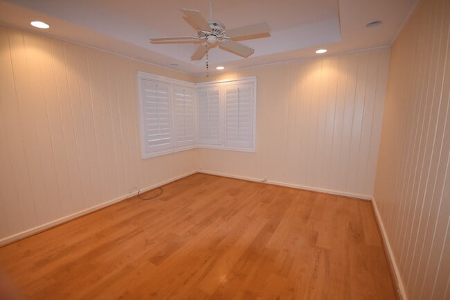 Building Photo - 1111 Hele St