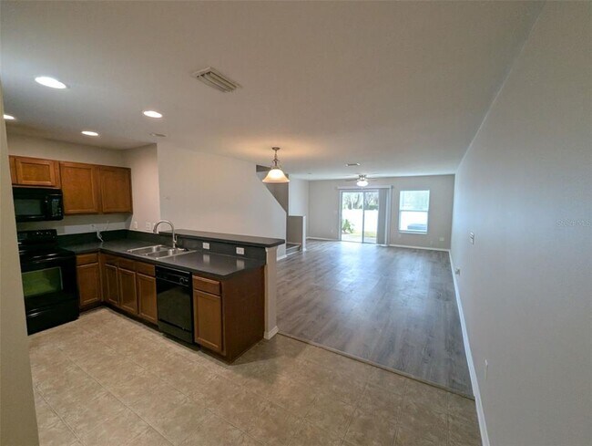 Foto del edificio - 277 Michelangelo Pl