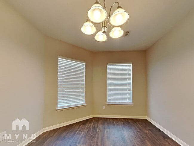 Building Photo - 15911 Newport Pl