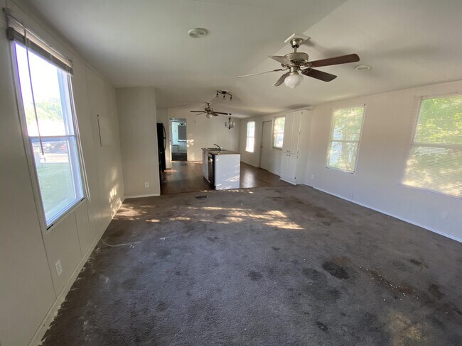Building Photo - 8827 Deerwood Dr