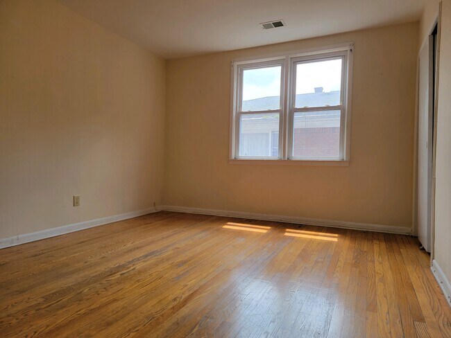 Foto del edificio - 109 Ely St