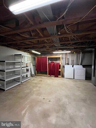 Building Photo - 500 CRYSTAL