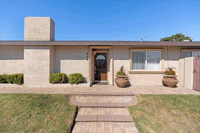 Foto del edificio - 205 E Javelin St