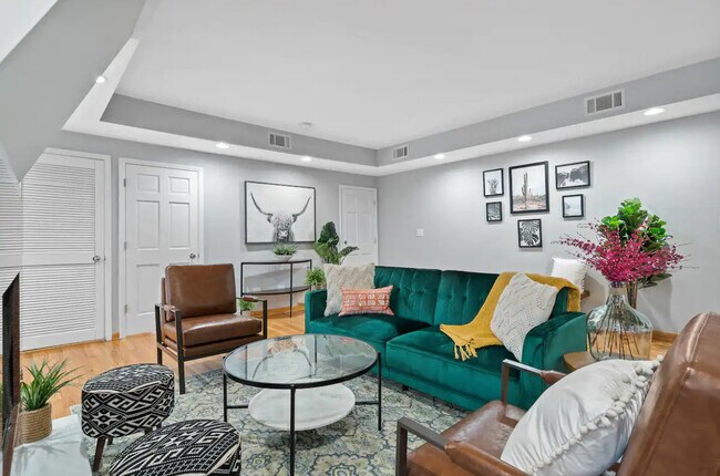 Foto del edificio - 1450 W Webster Ave