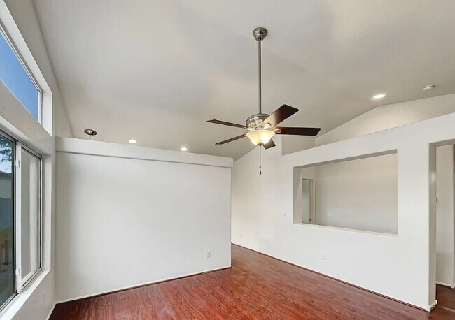 Building Photo - 2293 E Springfield Pl