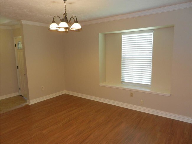 Building Photo - 10402 Long River Dr