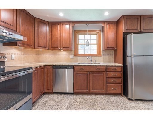 Building Photo - 24 Wildwood Rd