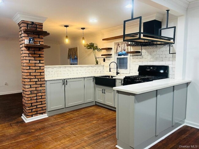 Building Photo - 67 Schneider Ave