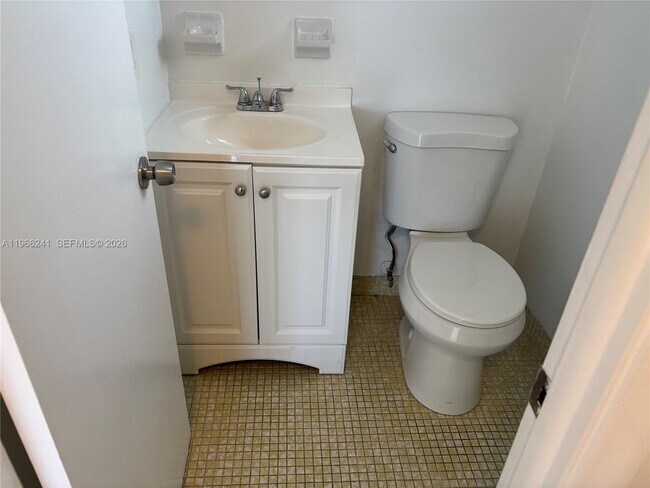 Foto del edificio - 1701 Washington St