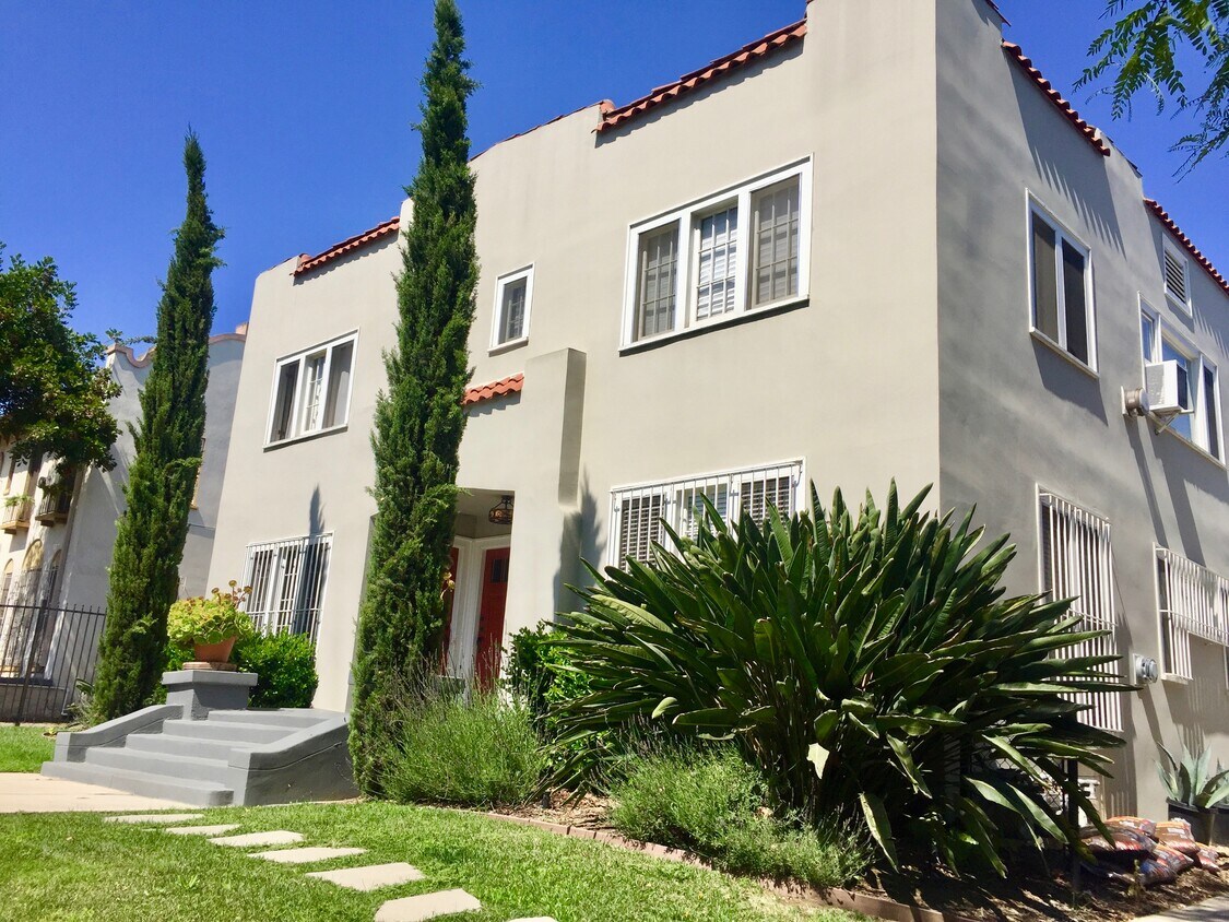 Foto principal - 156 S Catalina St