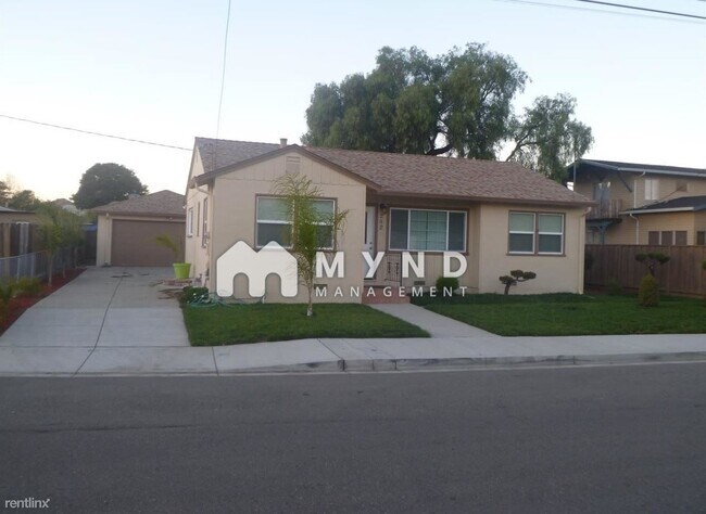 Foto del edificio - 3 br, 1.5 bath House - 282 Berry Ave