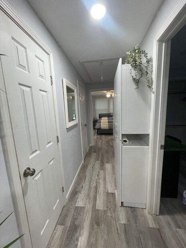 Foto del edificio - 208 E Magnolia St