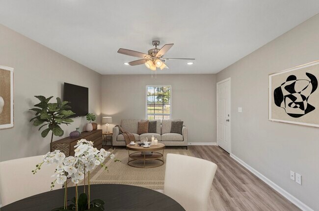 Foto del edificio - 109 Center Cir