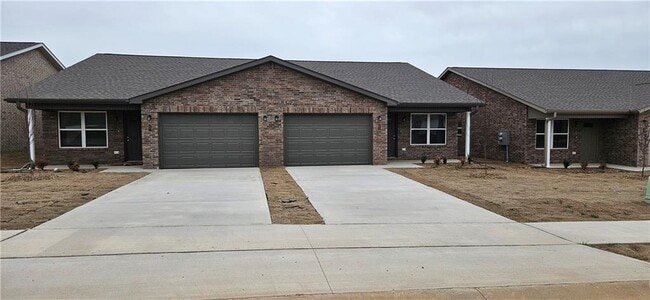 Building Photo - 527 NW 69th Ave