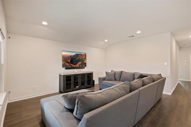 Building Photo - 813 Twin Edge Dr
