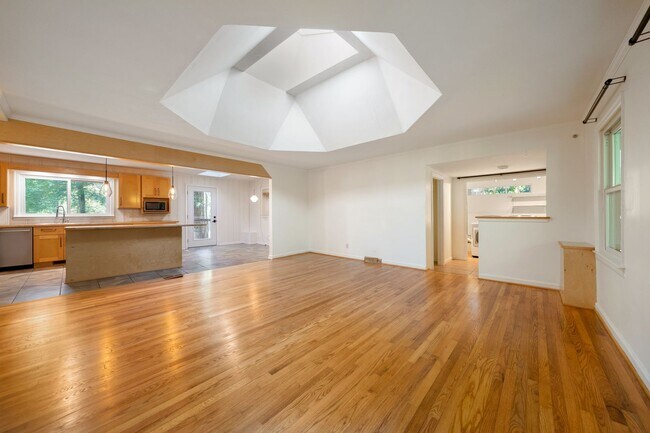 Foto del edificio - **PENDING APPLICATION-updated 2/26/2025** ...