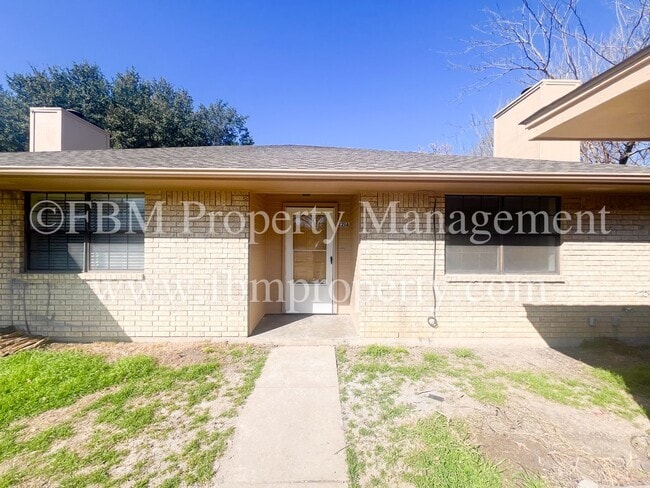 Foto del edificio - 221 Highland Ave
