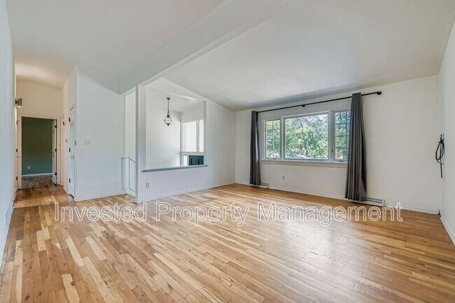 Foto del edificio - 536 Quentin St