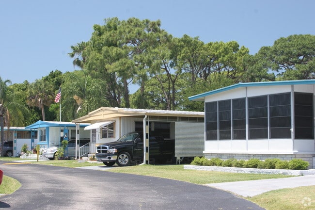 Imperial Courts Mobile Home Park Apartments - New Port Richey, FL