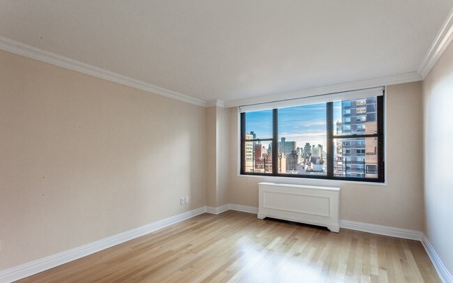 Building Photo - 201 E 87th St