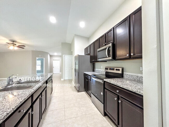 Building Photo - 236 Wilmette Ave SW