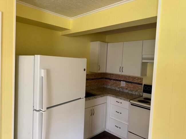 Foto del edificio - 1-bed/1-bath Available Now!