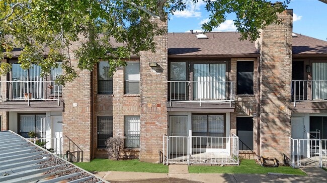 Foto del edificio - 6633 W Airport Blvd