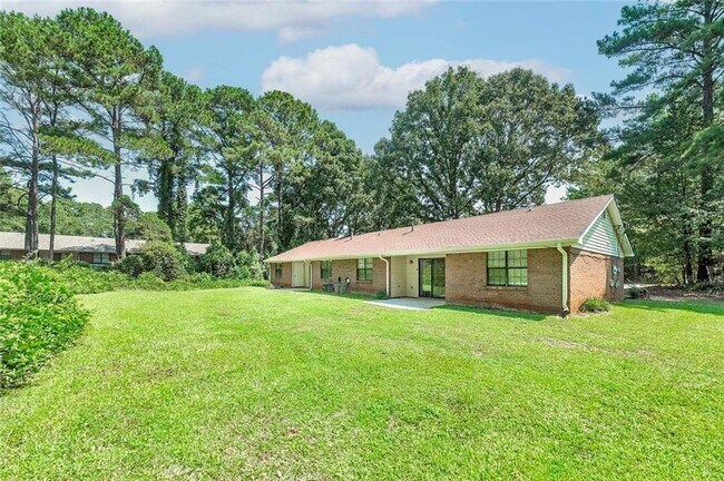 Building Photo - 355 Santa Fe Trail