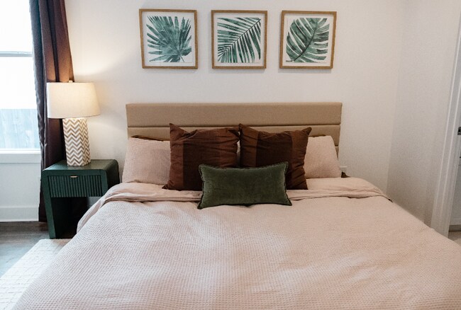 Building Photo - 407b 35th Ave N