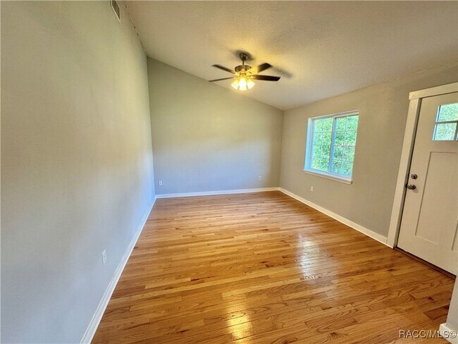 Building Photo - 9750 W Dunnellon Rd