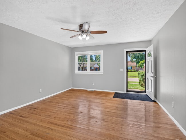 Building Photo - 2432 Bracebridge Dr